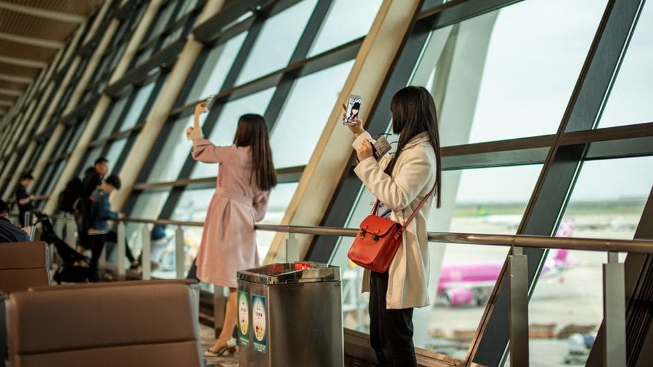 eSIM vs Roaming vs Local SIM